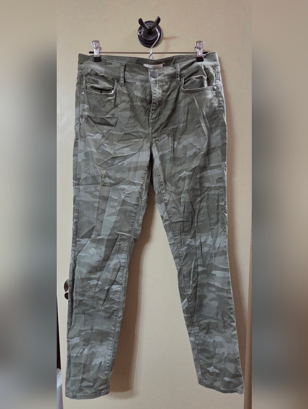 LOFT Olive Camo Skinny Ankle Pants